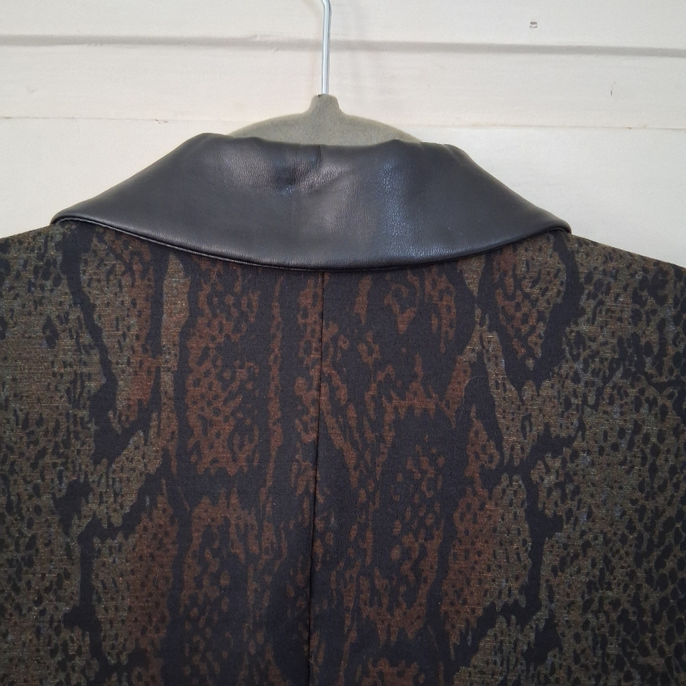 Liverpool LA Python Print Open Front Boyfriend Bl… - image 15